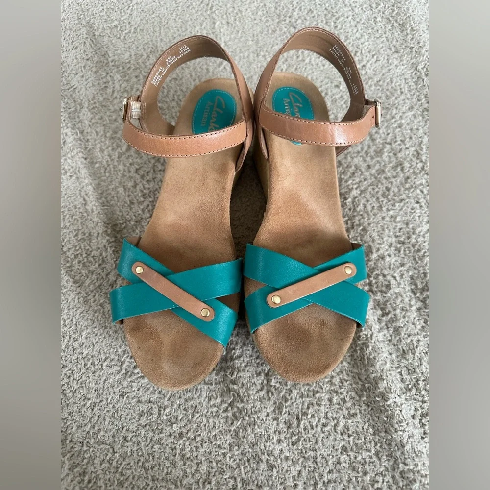 Clarks Artisan boho Teal Blue Leather Strappy Wedge Sandals 9M EUC - Picture 2 of 10